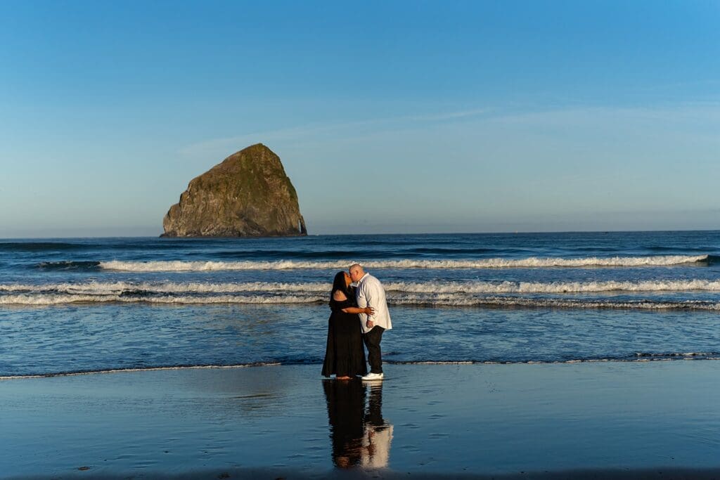 Oregon beach engagement session