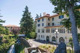 Columbia river gorge hotel