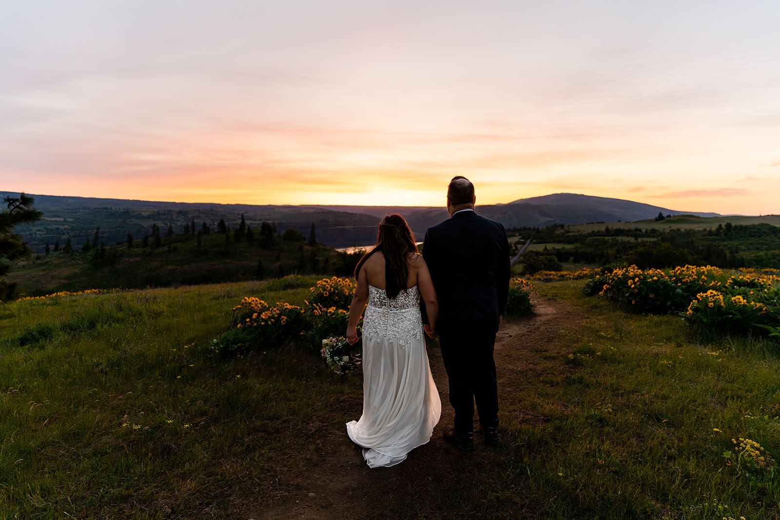 Columbia River Gorge elopement photographer
